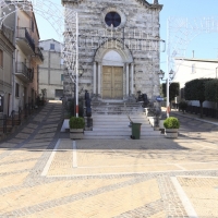 Lentella (Ch), chiesa in piazza