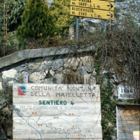 Pennapiedimonte (Ch), segnaletica della salita al Balzolo