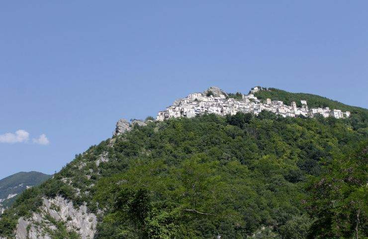 Pennapiedimonte da lontano