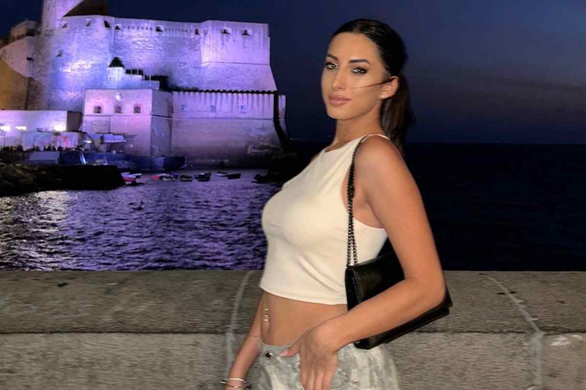 Francesca Sorrentino costretta a difendersi dai fan