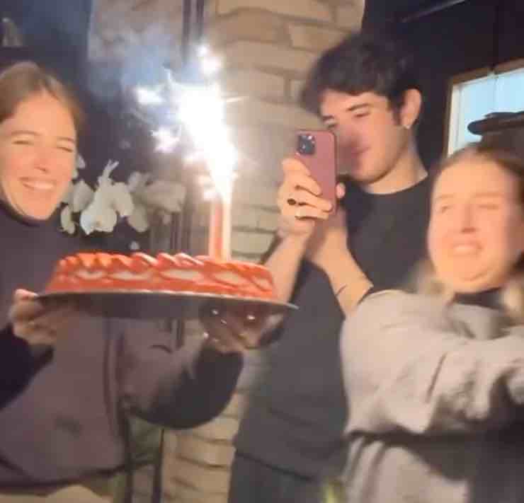 Nicolas Maupas e Valentina Romano beccati