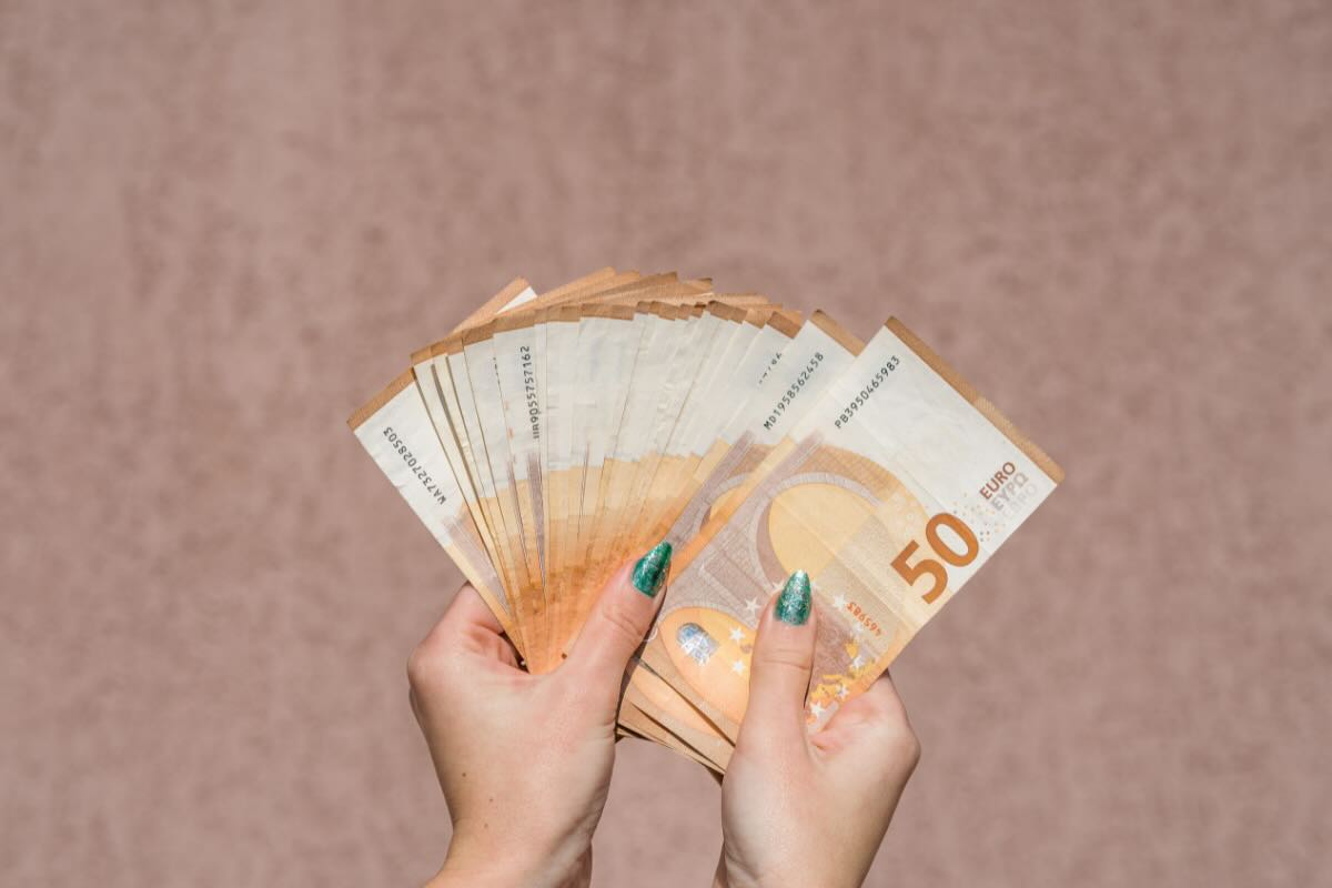 Risparmiare 5000 euro in 6 mesi: come fare