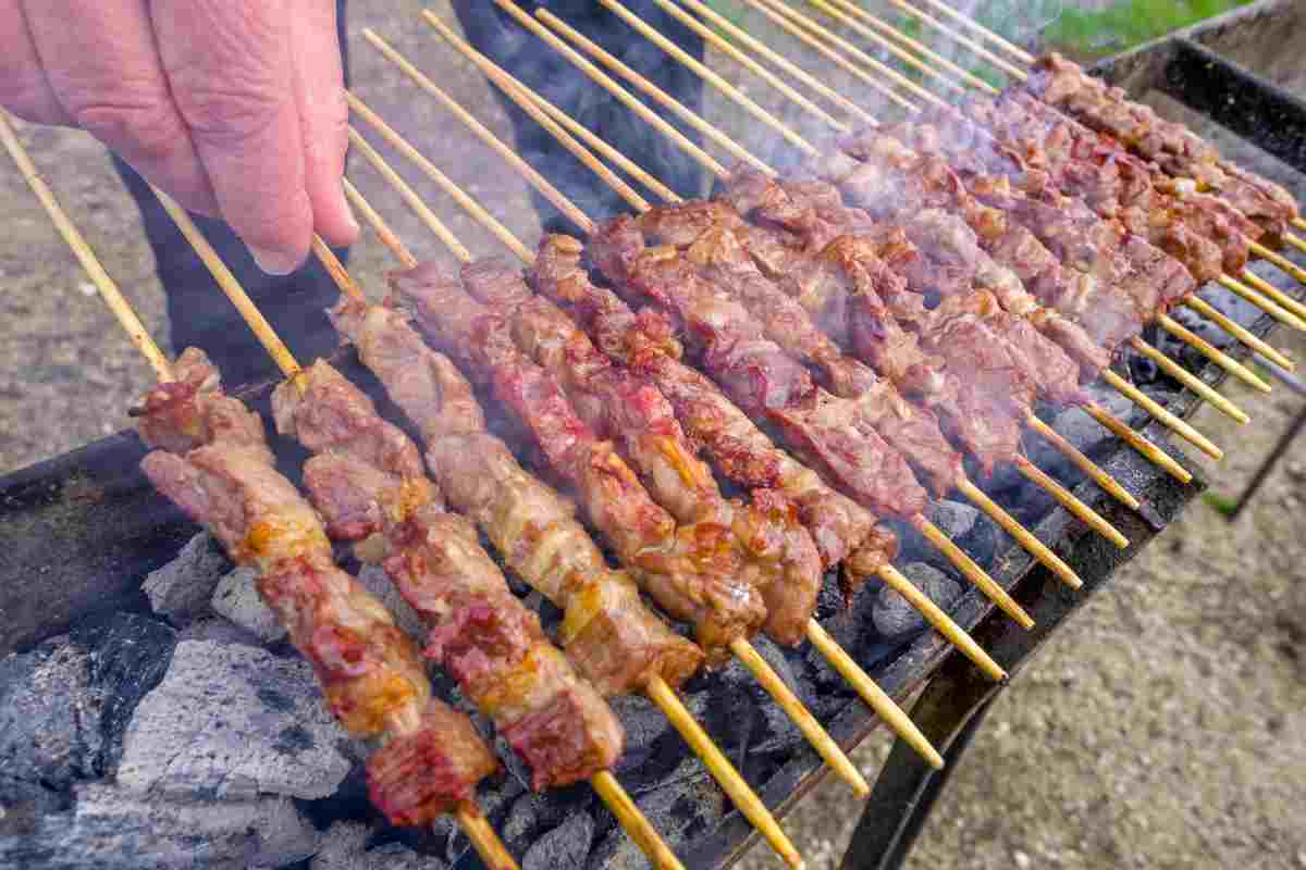 Arrosticini tra le ricette abruzzesi più famose al mondo