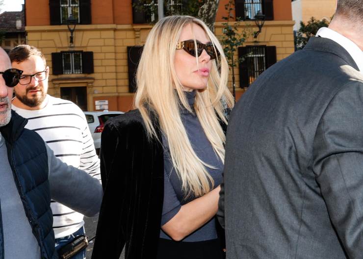 Ilary Blasi dovrebbe rivolgersi a Corona