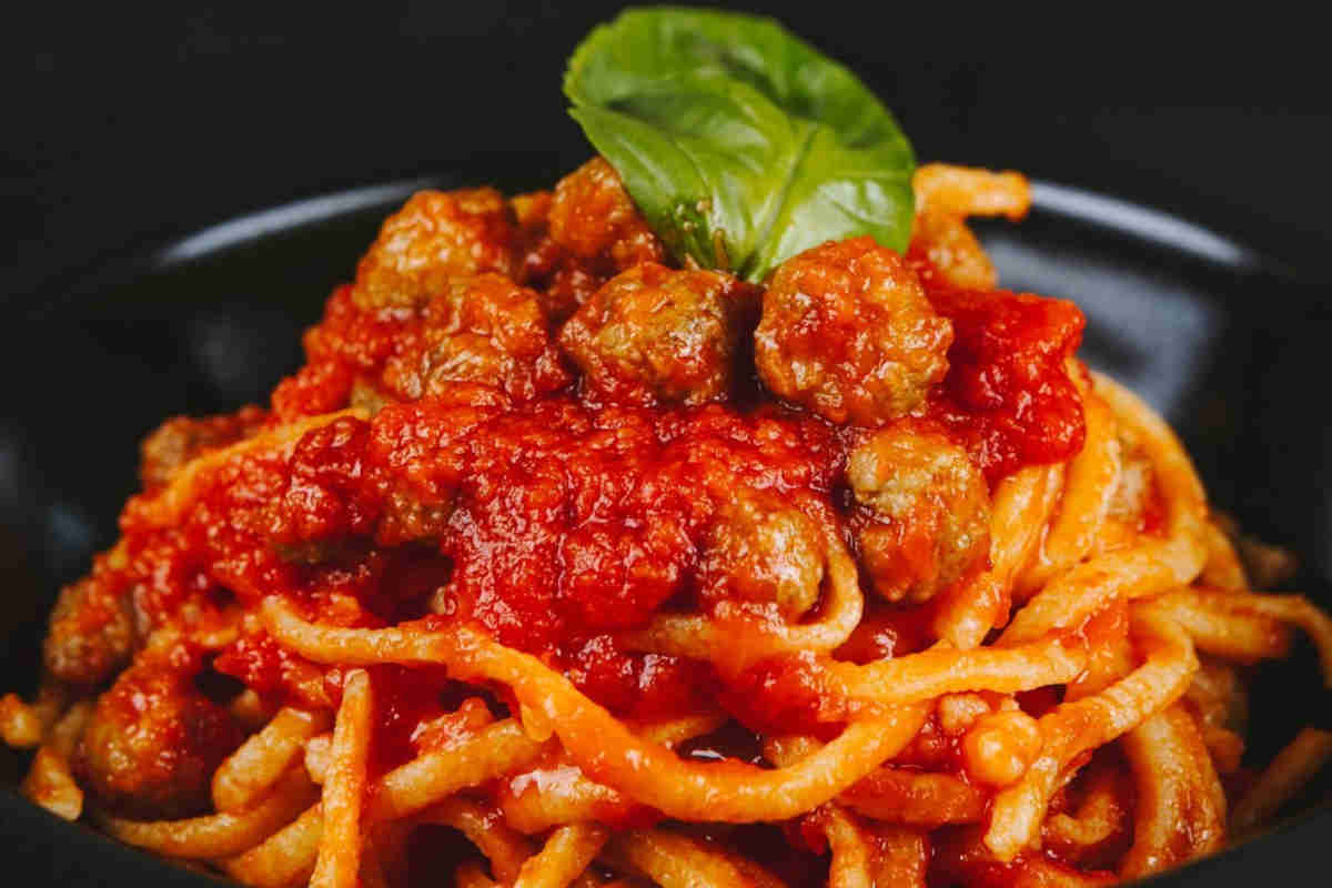 Spaghetti alla chitarra con pallottine al sugo 