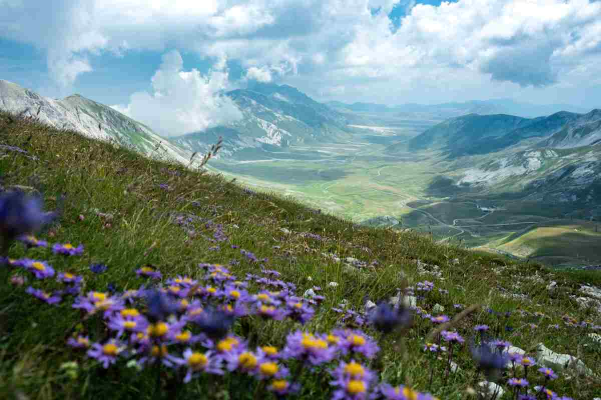 Cammini in Abruzzo, panorama da Campo Imperatore - inabruzzo.it