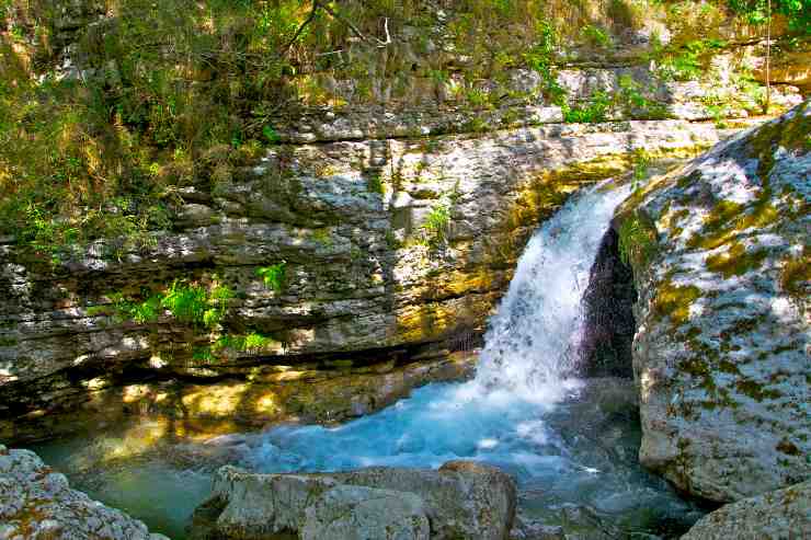 Cascata valle dell'Orfento in abruzzo