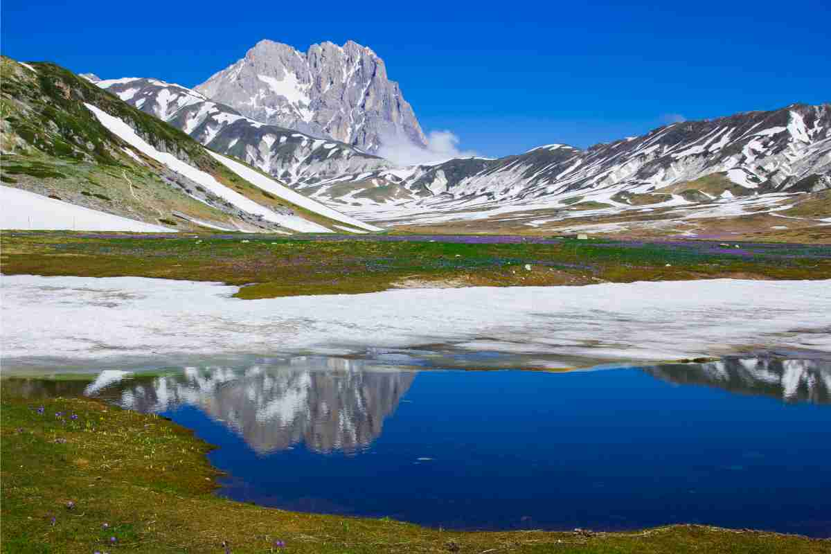 Gran Sasso per una vacanza dalla montagna al mare in Abruzzo