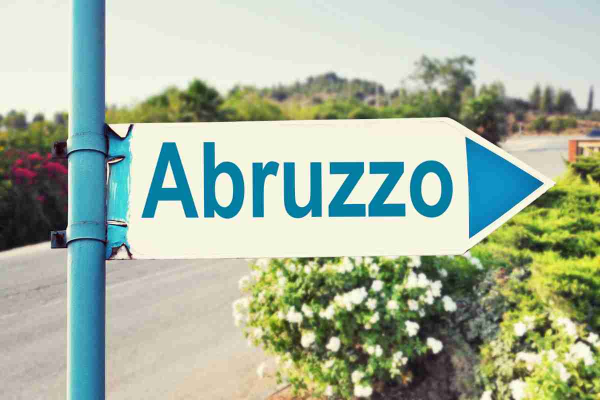 Insegna abruzzo per i proverbi e i modi di dire più comuni