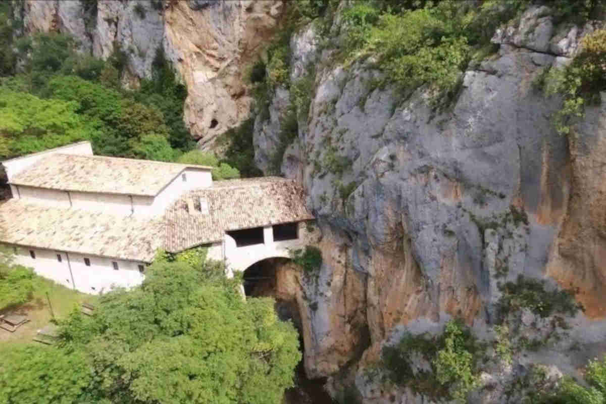 Eremo di San Venanzio visto dall'alto