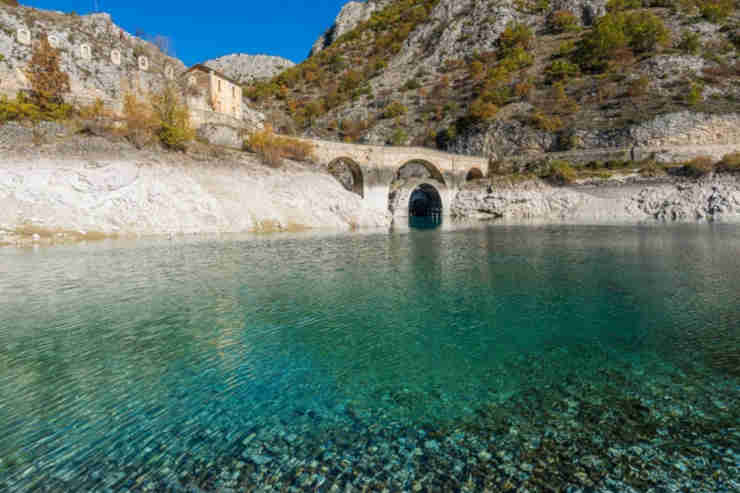 Panorama sul Lago di San Domenico a Villalago in abruzzo