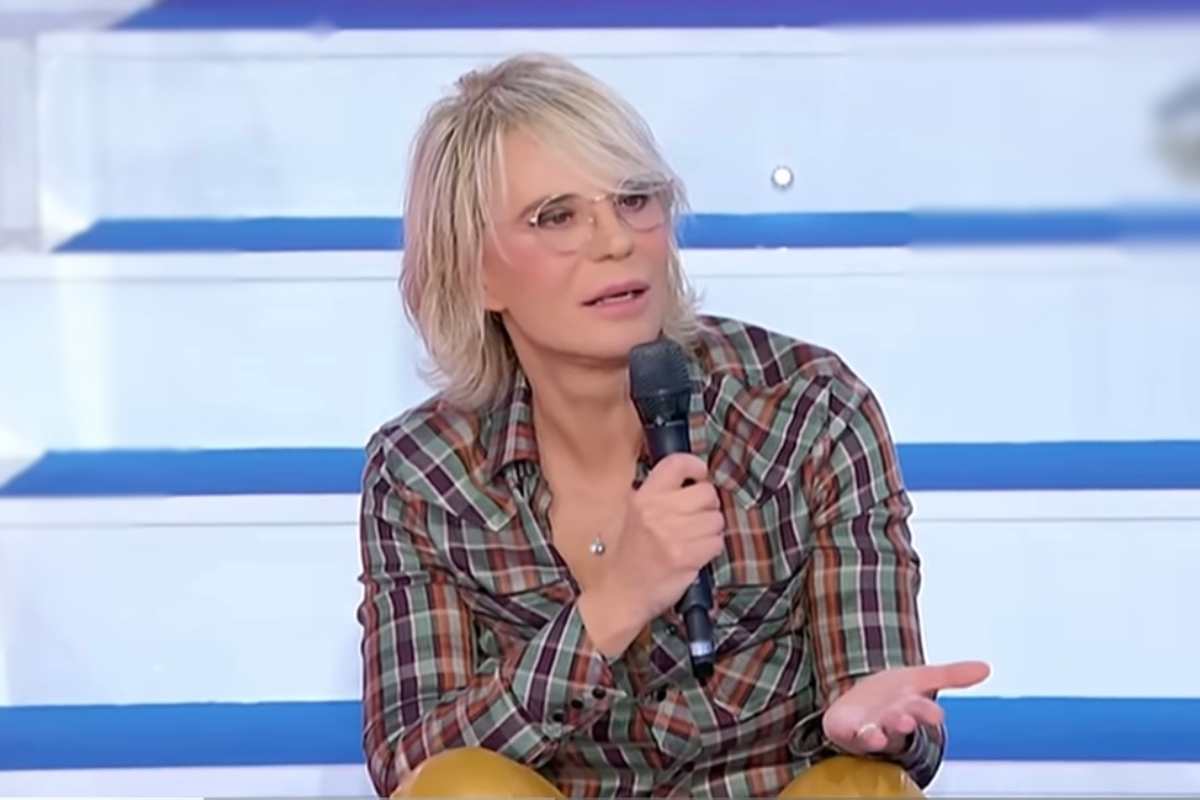 Maria De Filippi caccia un cavaliere