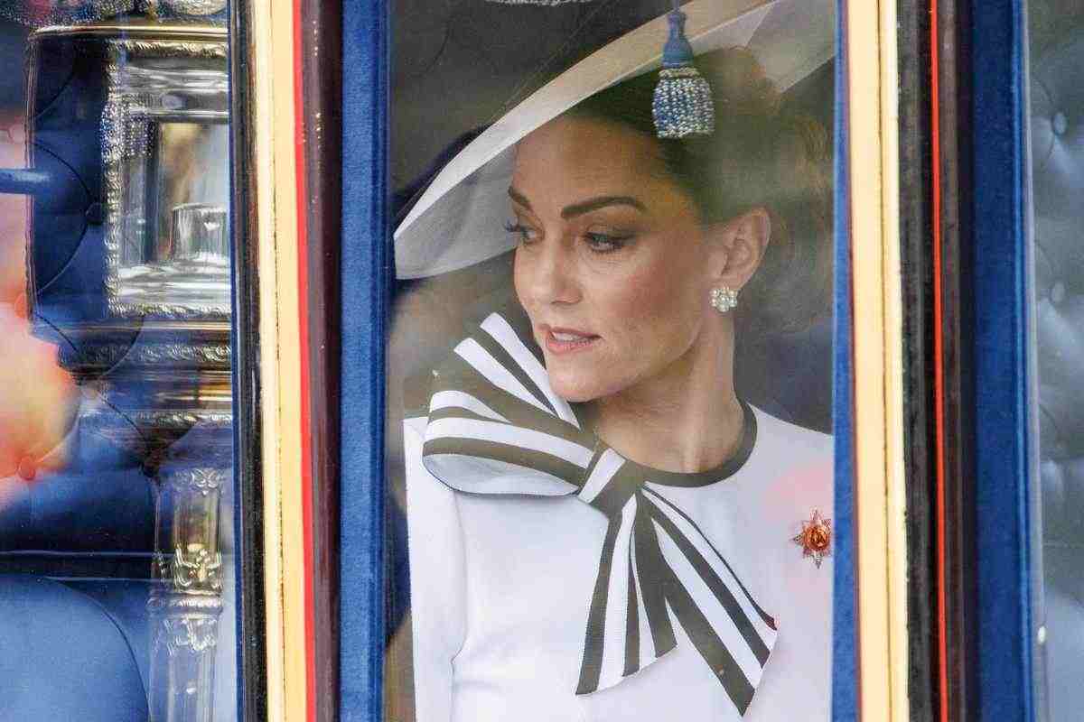 kate middleton indossa una parrucca?