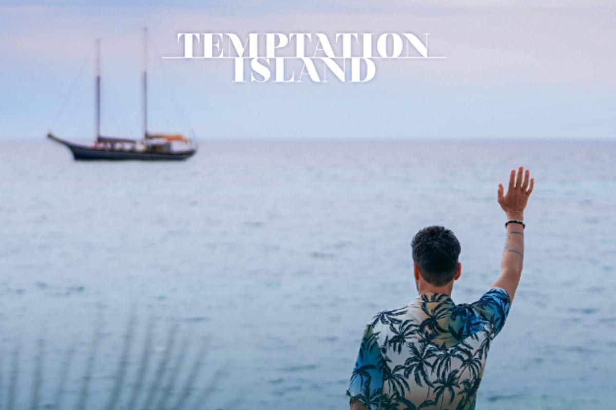 Temptation Island: fidanzata beccata da sola, si sono lasciati Temptation Island: fidanzata beccata da sola