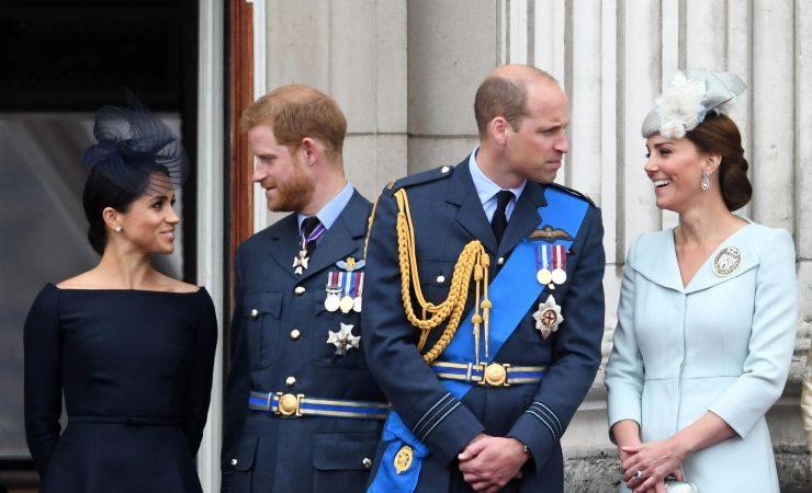 Harry vuole tornare a Palazzo, ma William è furioso: