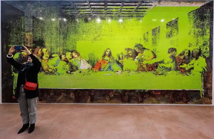 Un'opera d'arte moderna di Ai Weiwei a tema Ultima Cena.